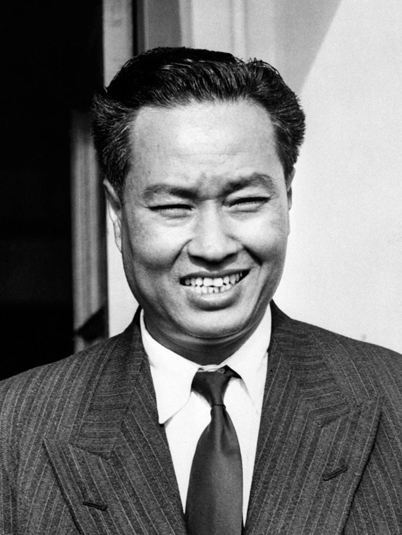 เนวิน ขณะดำรงตำแหน่งพลโท ถ่ายรูปในลอนดอน ขณะเดินทางไปอเมริกา ในปี 1952 (ภาพจาก: AFP)