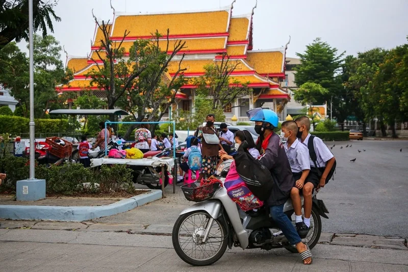 กระเป๋านักเรียน